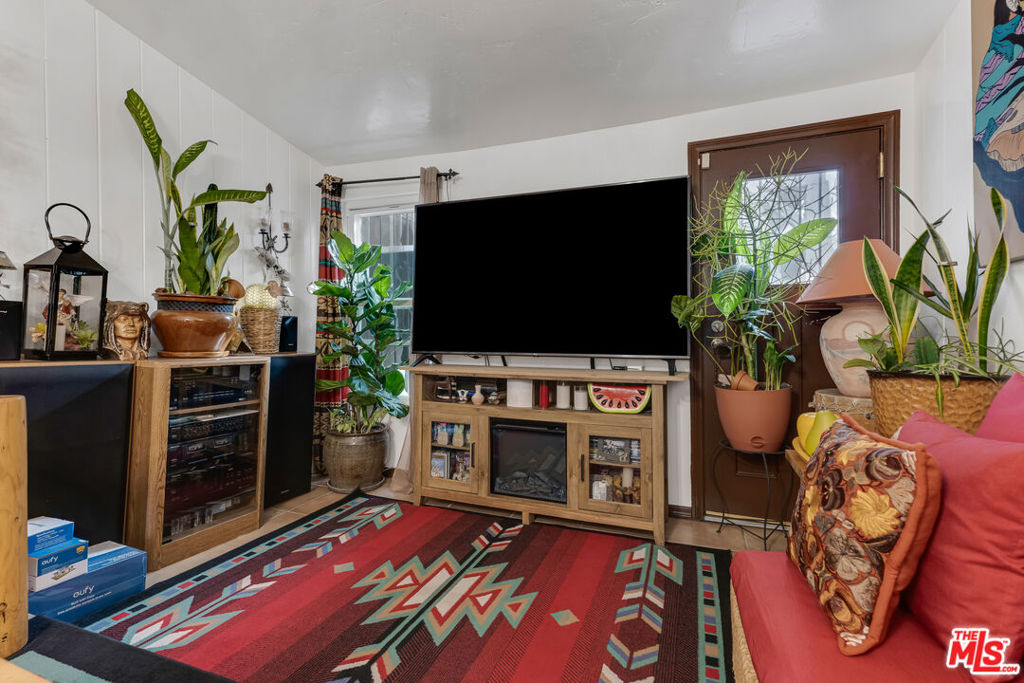 10914 S Osage Avenue Property Photo 6