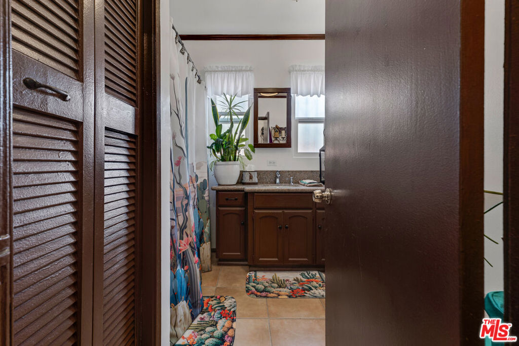 10914 S Osage Avenue Property Photo 18