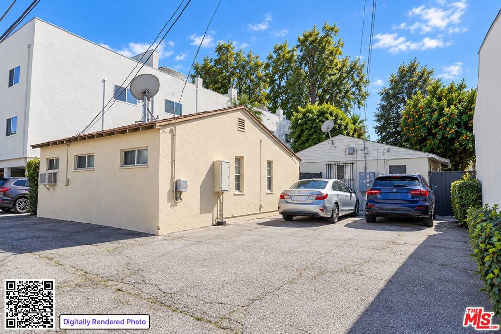 14525 Dickens Street Property Photo 5