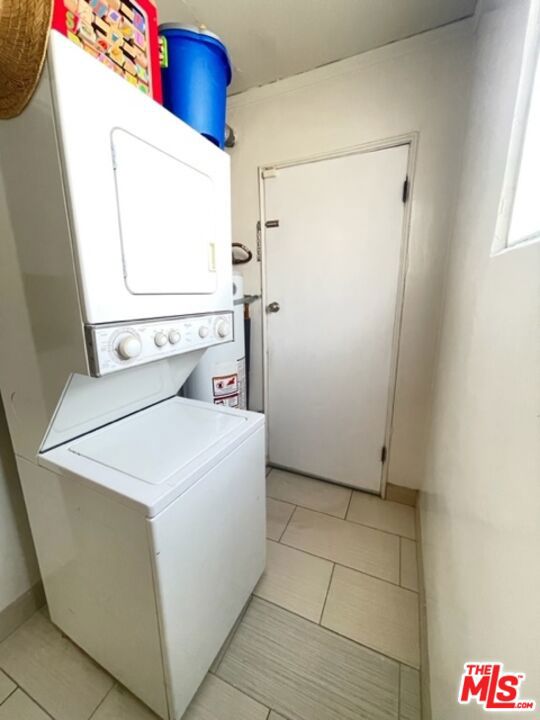 14525 Dickens Street Property Photo 11