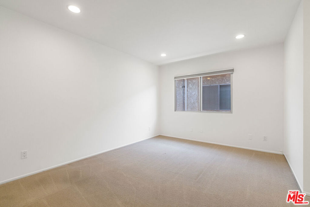 1828 Barry Avenue 8 Property Photo 21