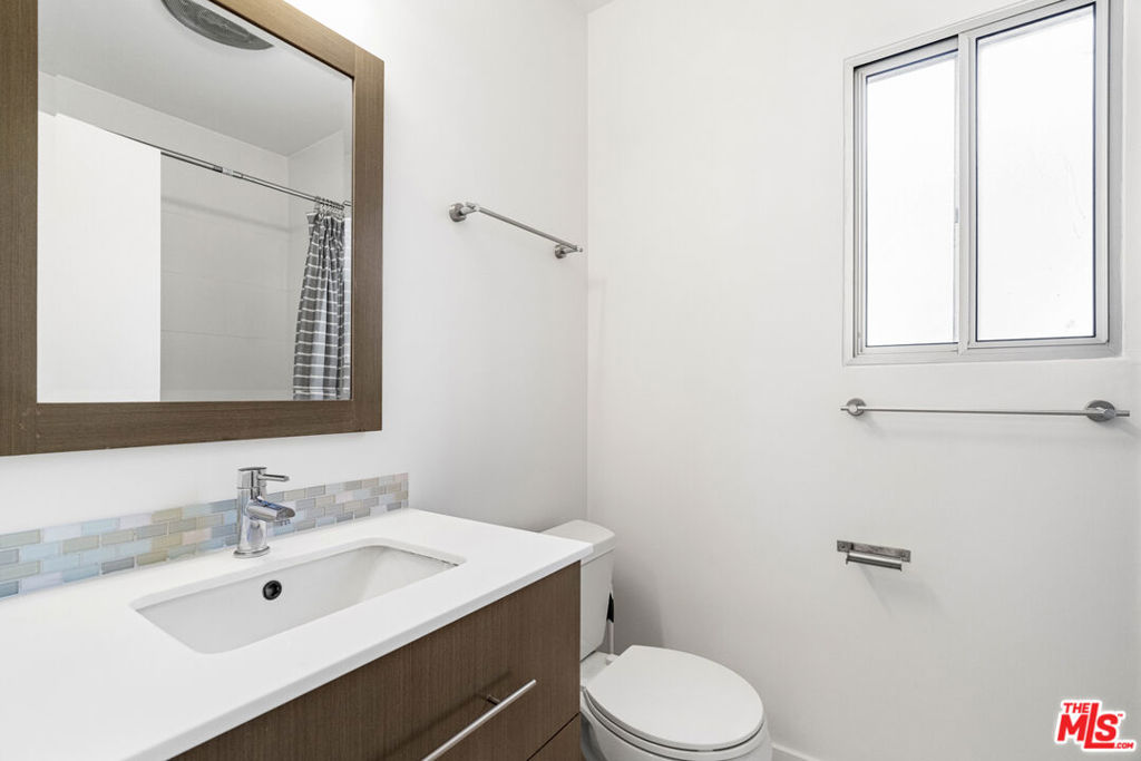 1828 Barry Avenue 8 Property Photo 25