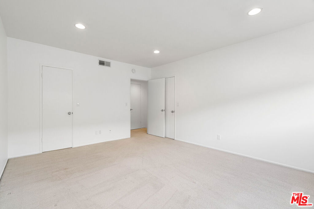 1828 Barry Avenue 8 Property Photo 29