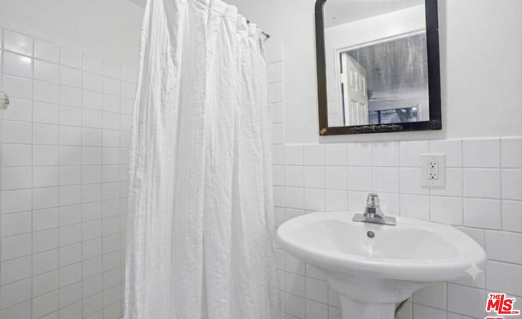 2427 Liberty Lane Property Photo 14