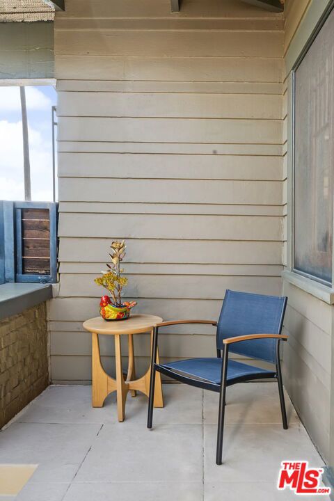 150 S Hobart Boulevard Property Photo 25