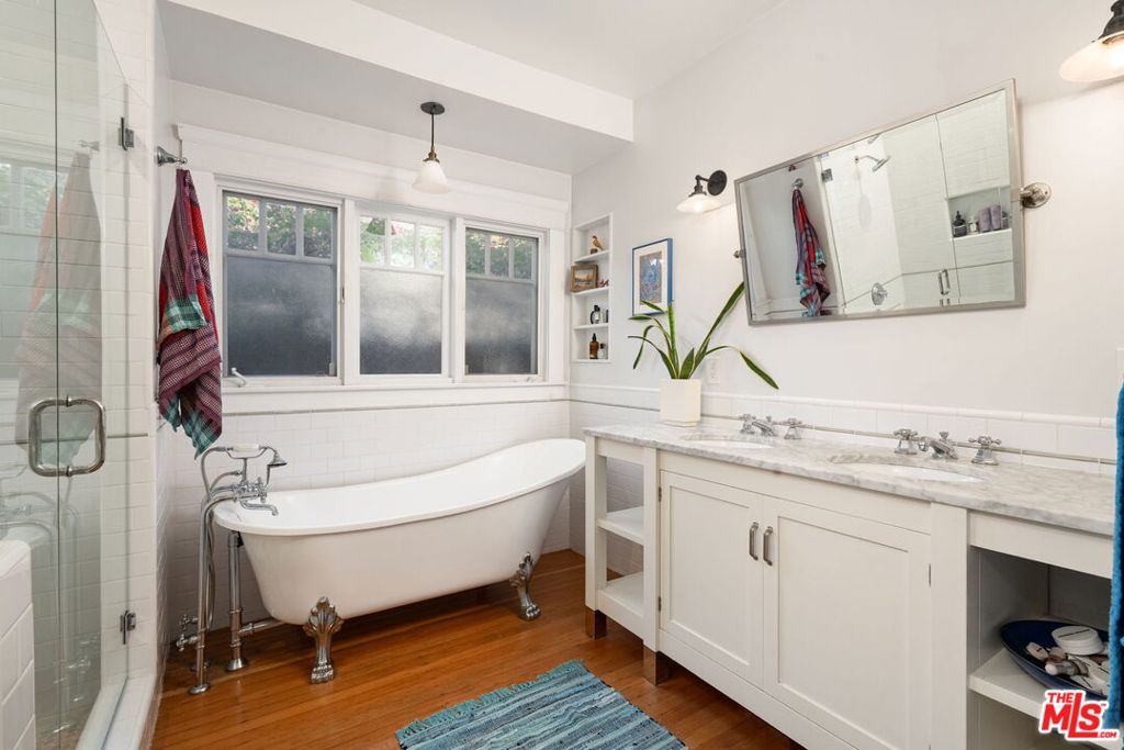 150 S Hobart Boulevard Property Photo 30
