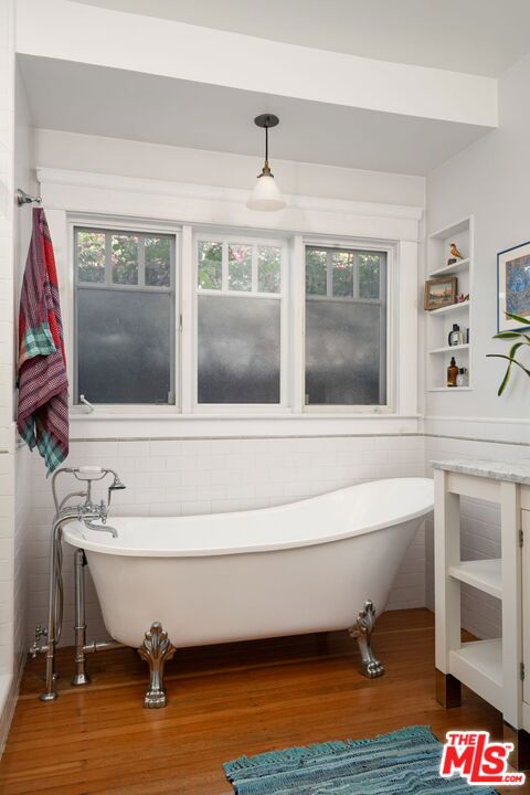 150 S Hobart Boulevard Property Photo 32