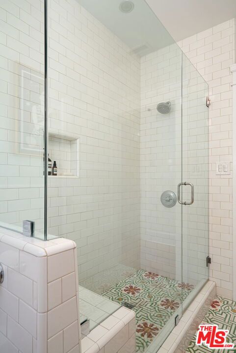 150 S Hobart Boulevard Property Photo 36