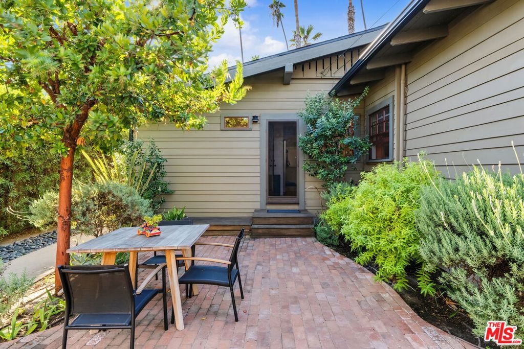 150 S Hobart Boulevard Property Photo 41
