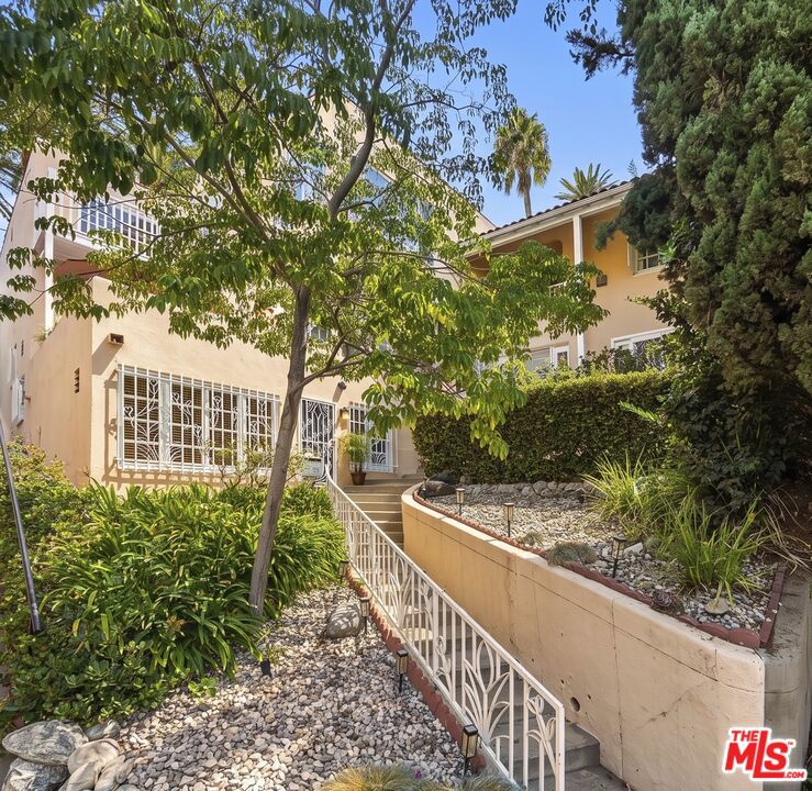2001 Holly Hill Terrace Property Photo 15