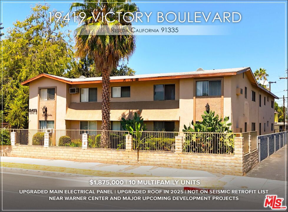 19419 Victory Boulevard Property Photo 1