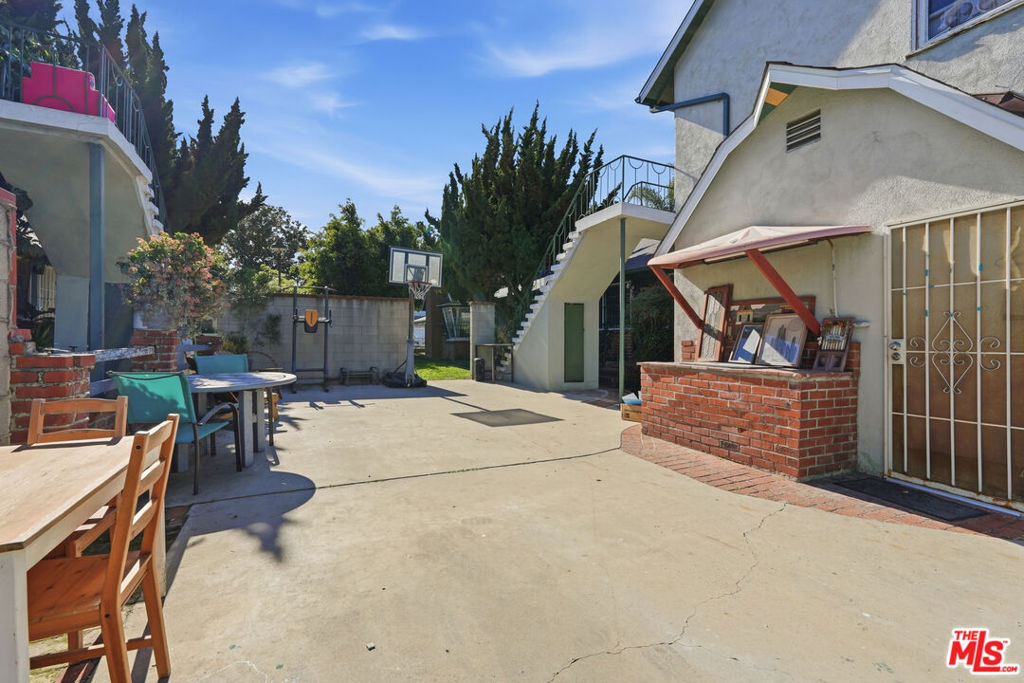 3818 Sawtelle Boulevard Property Photo 19