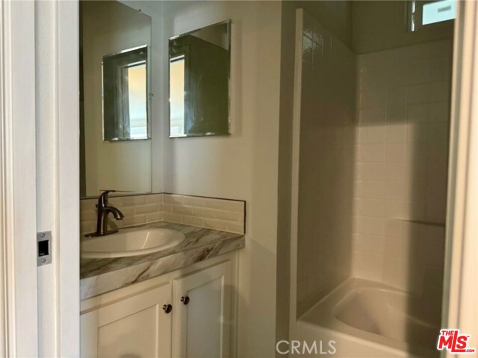 122 E Balboa Lane Property Photo 7