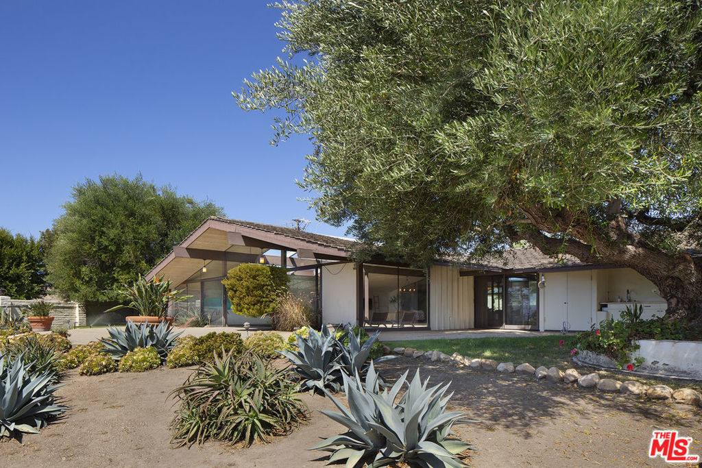 87 Vientos Road Property Photo 1