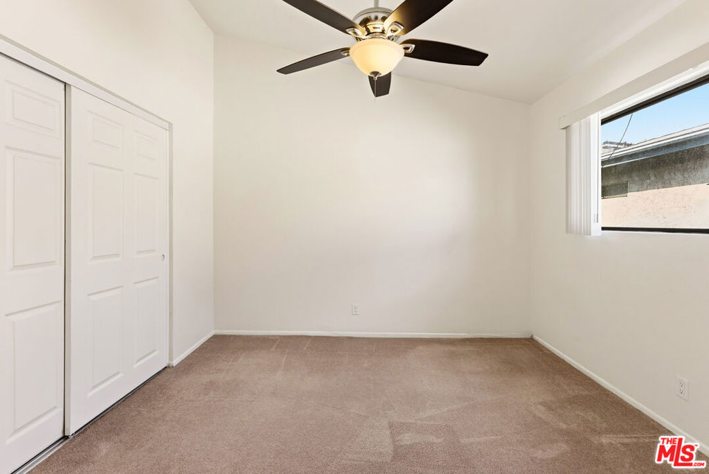 11643 Chandler Boulevard 111 Property Photo 14