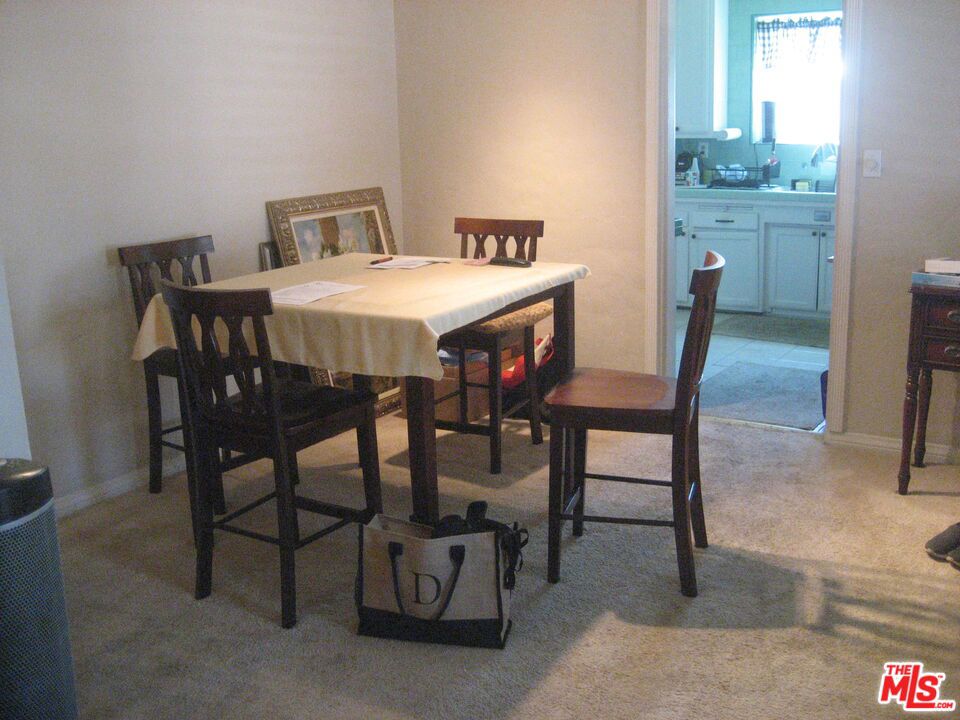 5310 S Rimpau Boulevard Property Photo 11