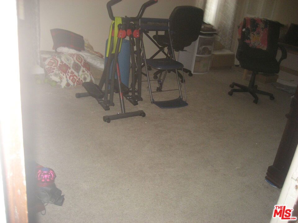5310 S Rimpau Boulevard Property Photo 13