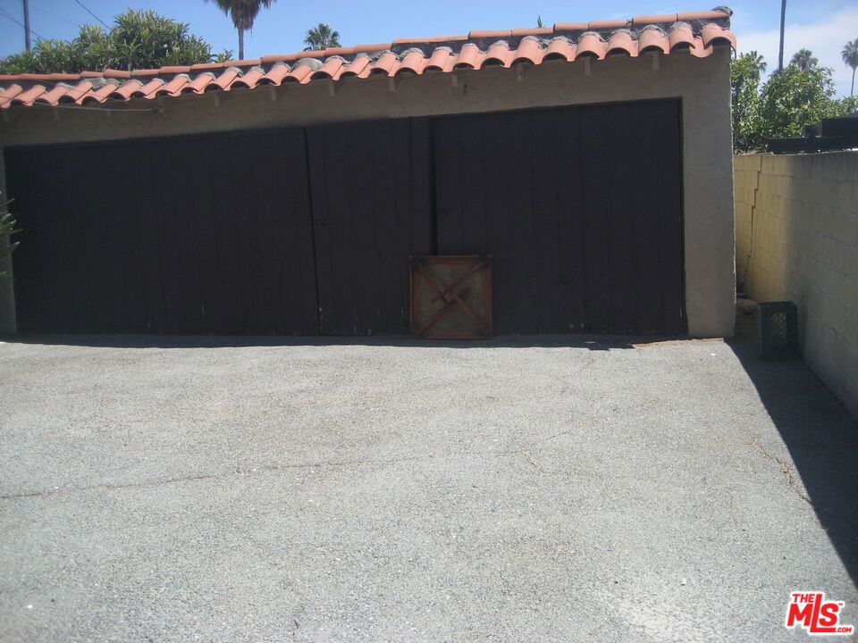 5310 S Rimpau Boulevard Property Photo 15