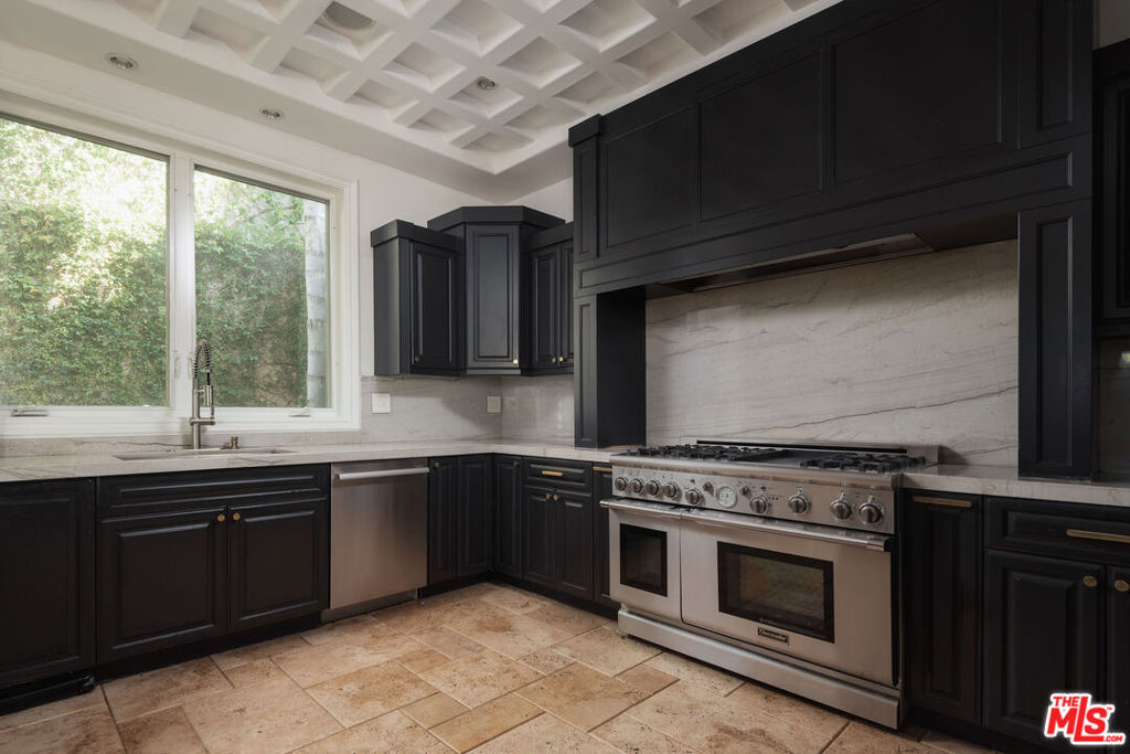 3932 Blue Canyon Drive Property Photo 14