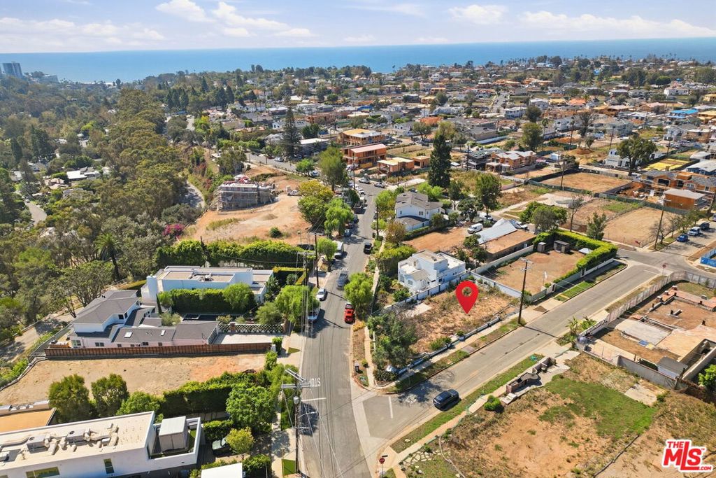 875 Chautauqua Boulevard Property Photo 1