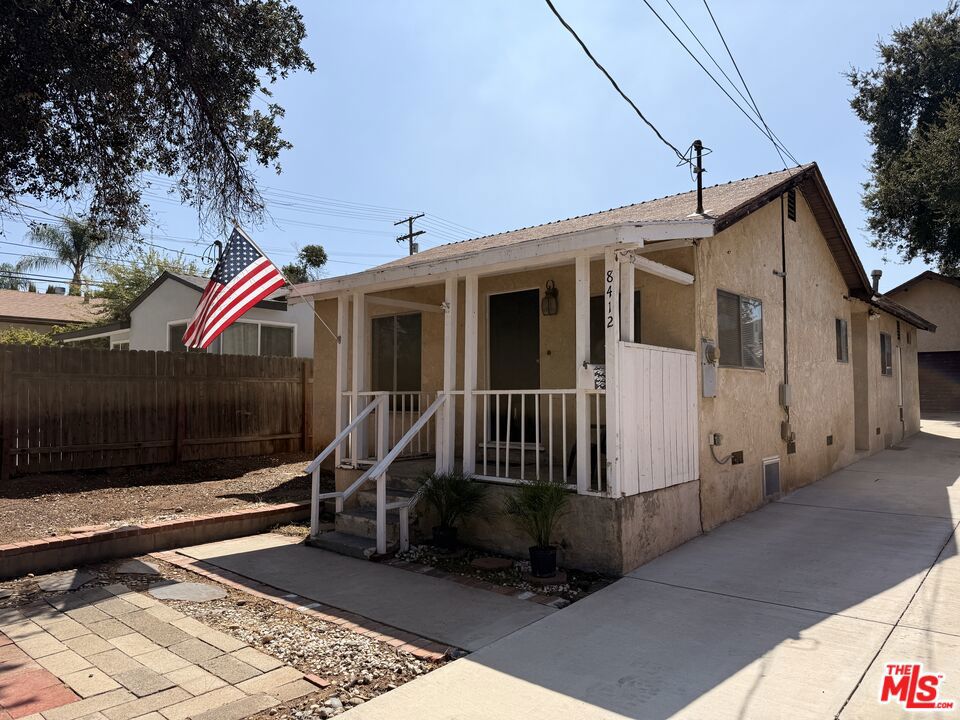 8412 Fenwick Street Property Photo 2