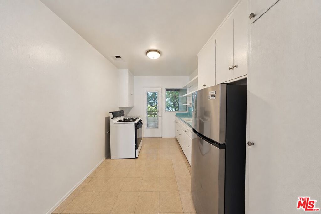 1323 N Olive Drive 23d Property Photo 21