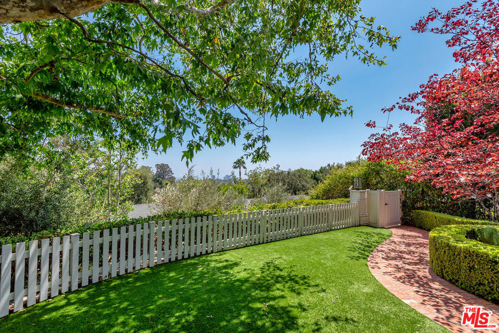 11532 Thurston Circle Property Photo 3