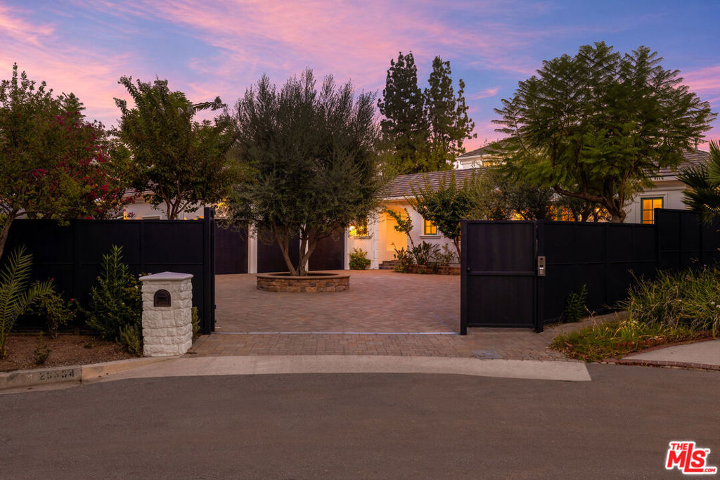 23334 Ostronic Drive Property Photo 2