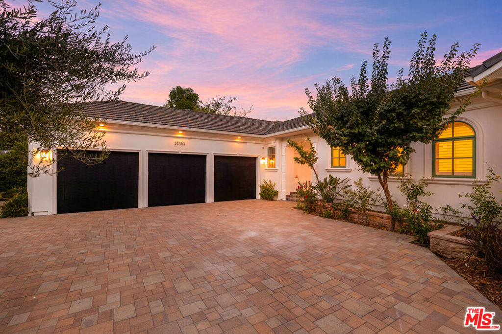 23334 Ostronic Drive Property Photo 4