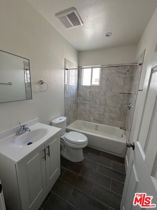 1238 N Mariposa Avenue Property Photo 4