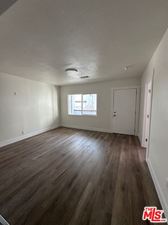 1238 N Mariposa Avenue Property Photo 5