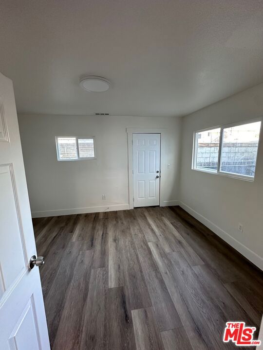 1238 N Mariposa Avenue Property Photo 6