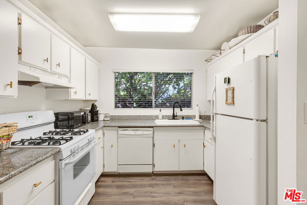 5913 Willoughby Avenue Property Photo 22