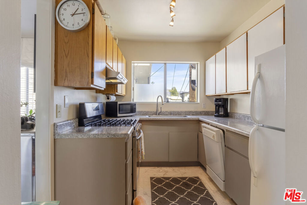 5913 Willoughby Avenue Property Photo 24