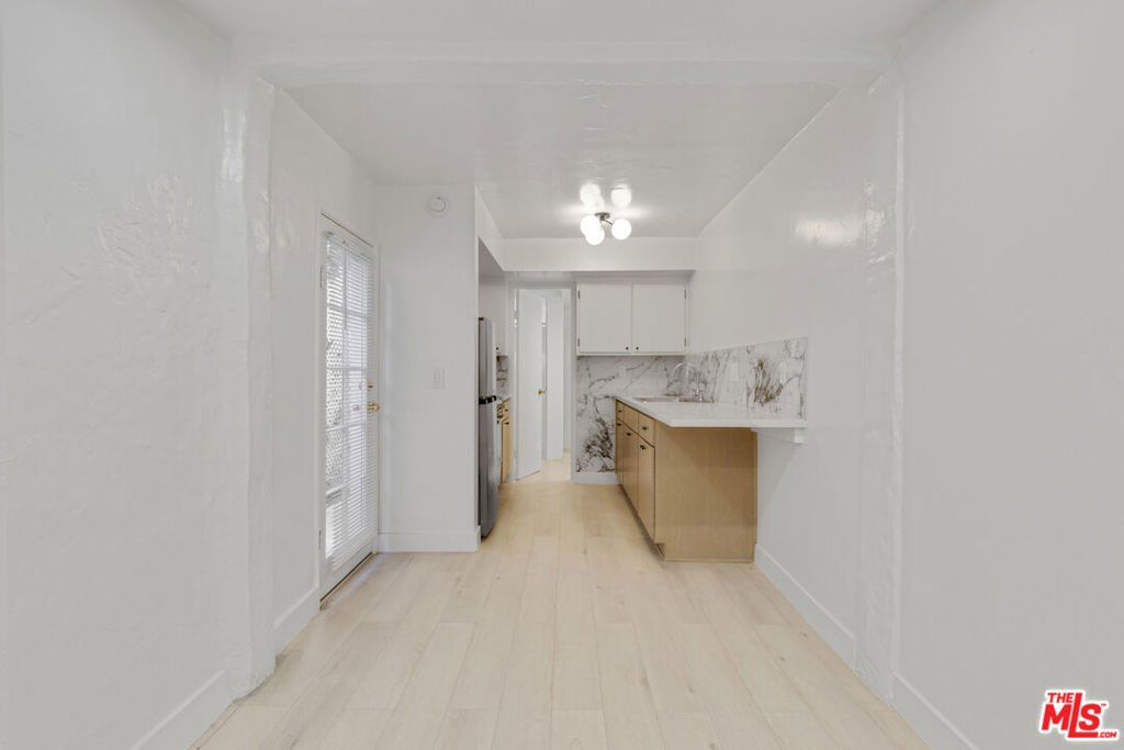 5913 Willoughby Avenue Property Photo 34