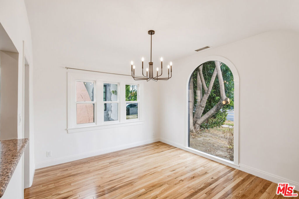 525 N Crescent Heights Boulevard Property Photo 11