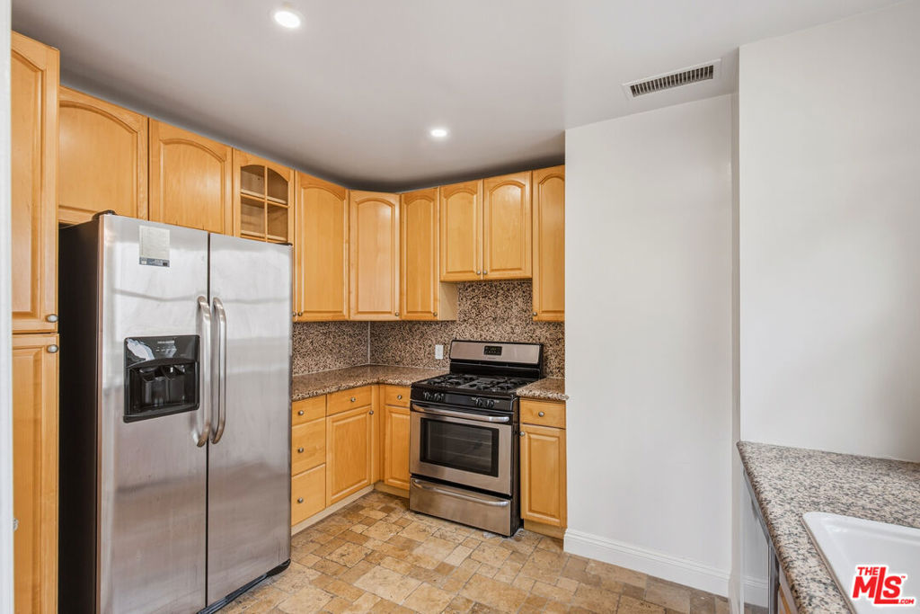 525 N Crescent Heights Boulevard Property Photo 15