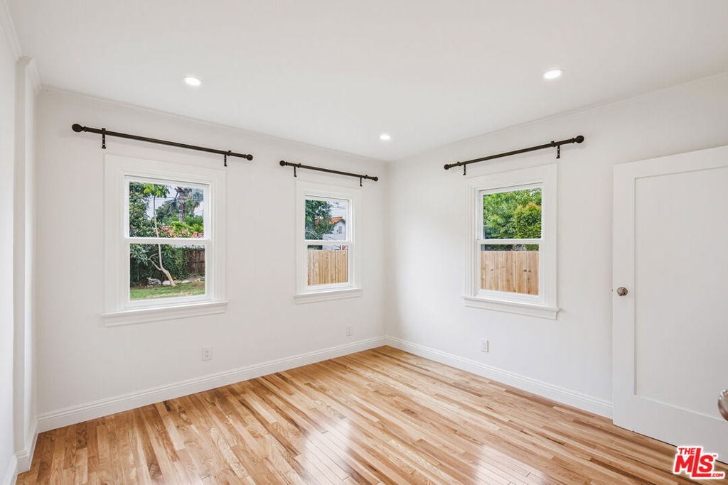 525 N Crescent Heights Boulevard Property Photo 18
