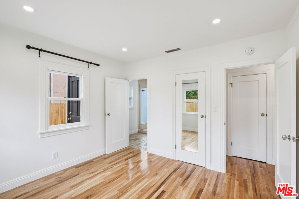 525 N Crescent Heights Boulevard Property Photo 19
