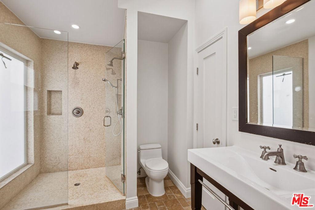 525 N Crescent Heights Boulevard Property Photo 26