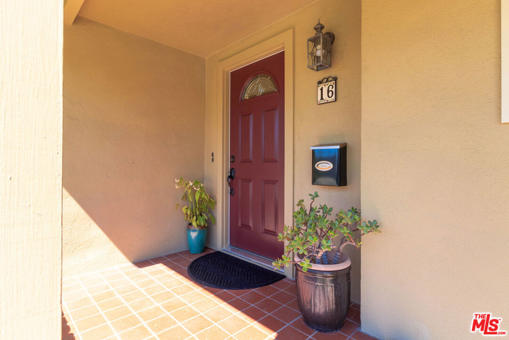 16 Del Rey Circle Property Photo 6