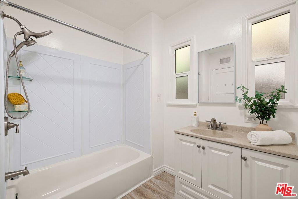 1905 Camden Avenue Property Photo 17