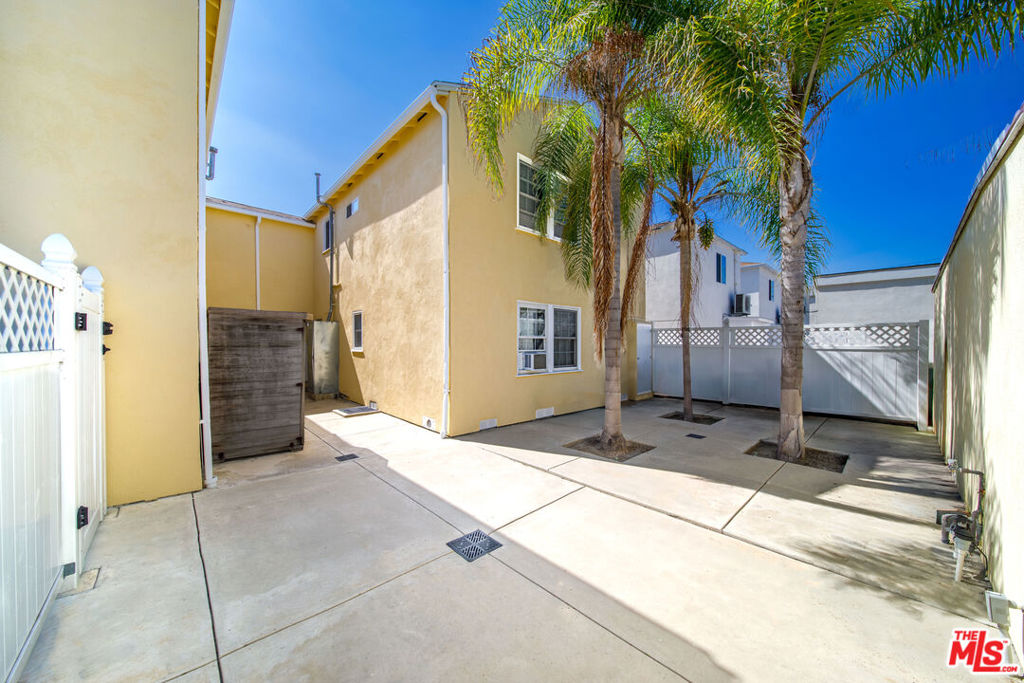 2824 Grand Canal Property Photo 5