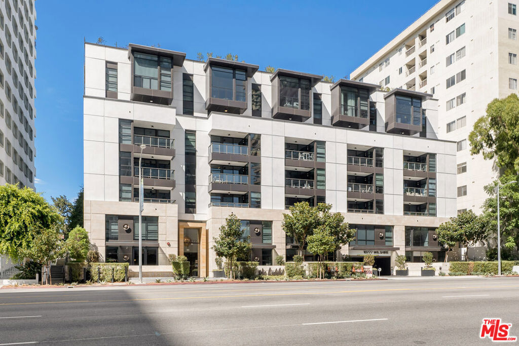 10777 Wilshire Boulevard 603 Property Photo 2