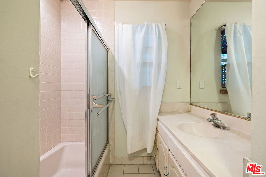 7774 Fountain Avenue Property Photo 11