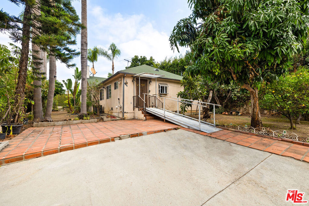 7774 Fountain Avenue Property Photo 16