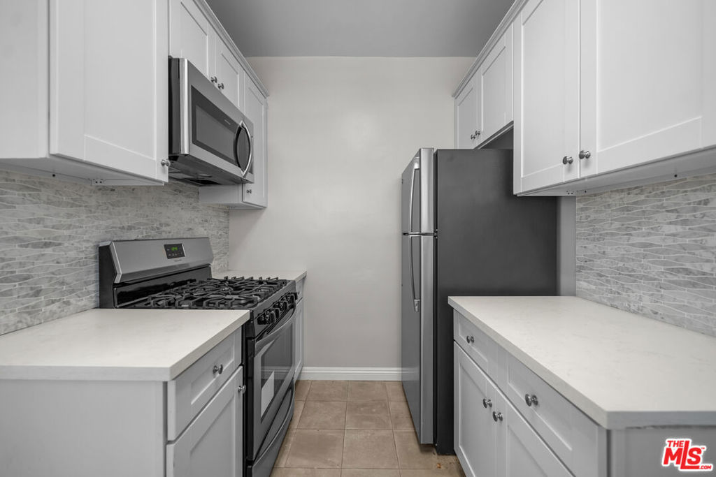 1221 4th Avenue #2 Property Photo 1