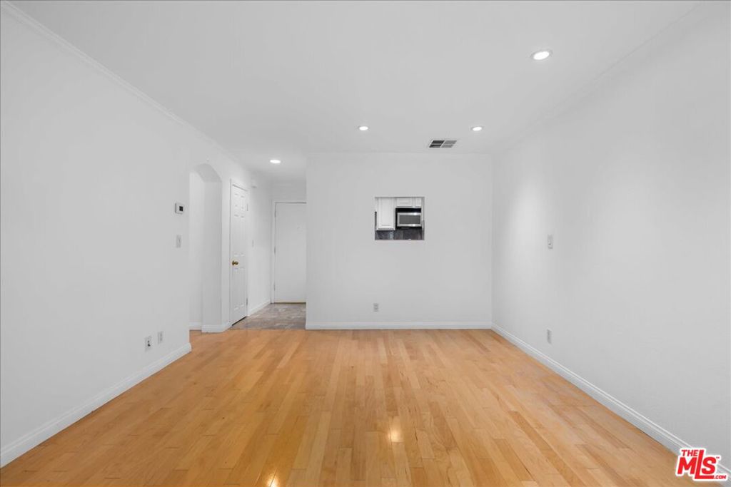 740 N Kings Road 114 Property Photo 9