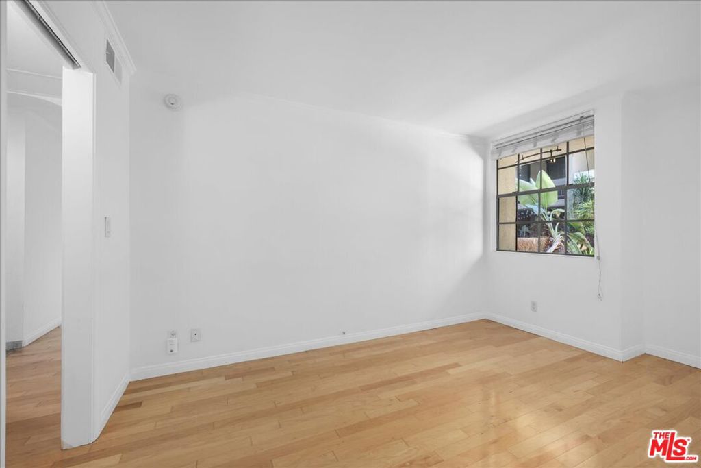 740 N Kings Road 114 Property Photo 22