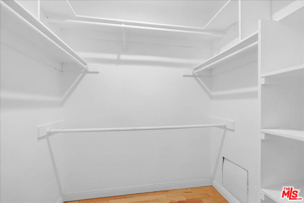 740 N Kings Road 114 Property Photo 26